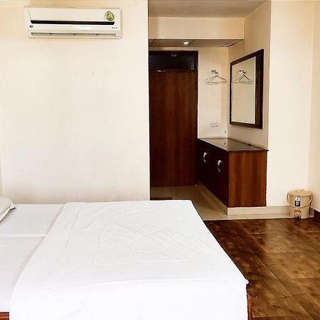 Hotel International -- Bus Stand Jalandhar City Esterno foto