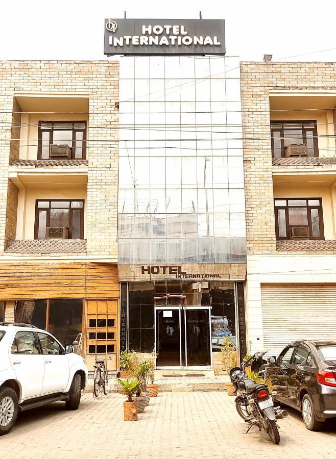 Hotel International -- Bus Stand Jalandhar City Esterno foto