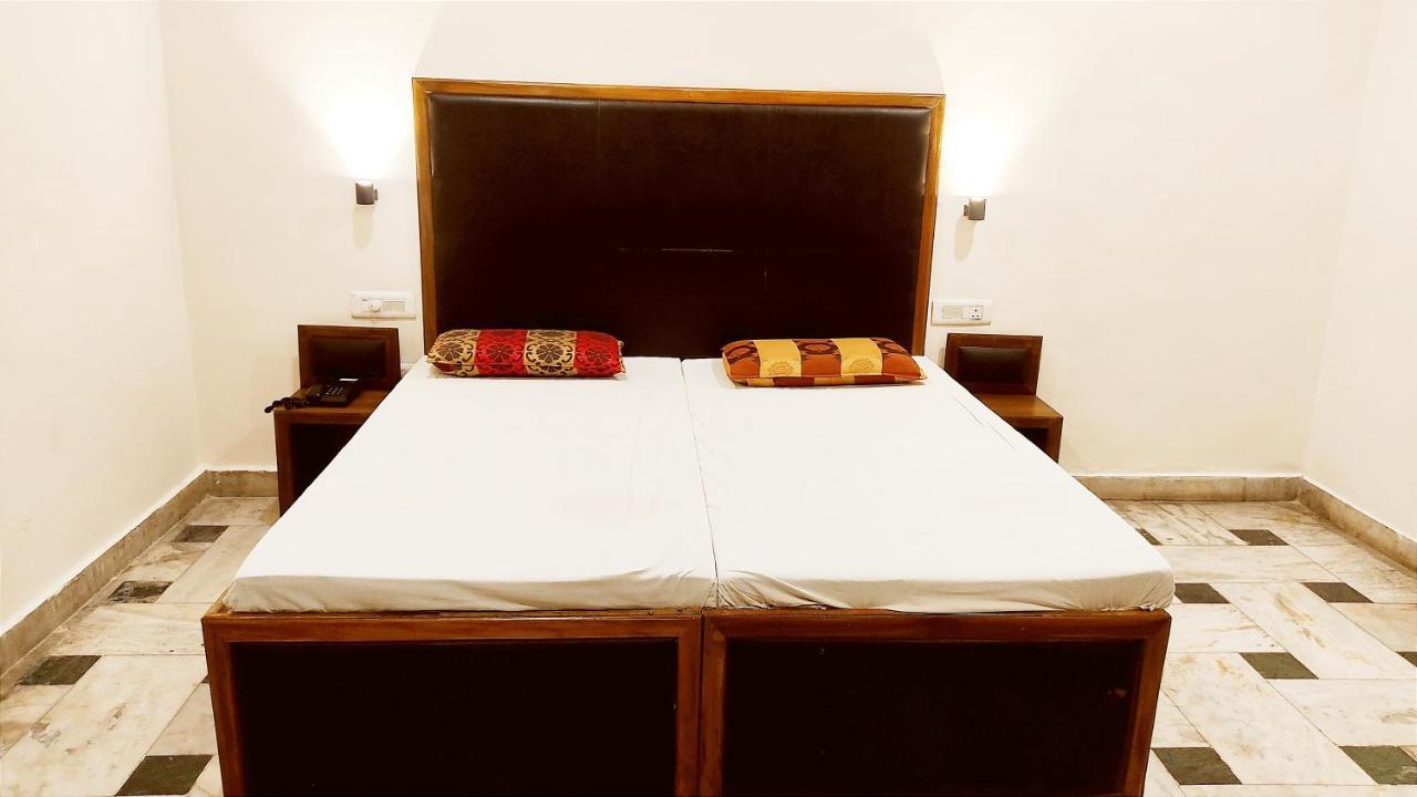 Hotel International -- Bus Stand Jalandhar City Esterno foto