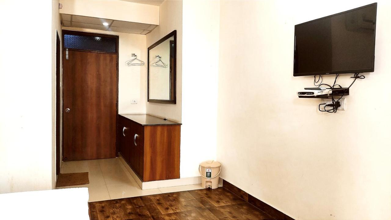 Hotel International -- Bus Stand Jalandhar City Esterno foto