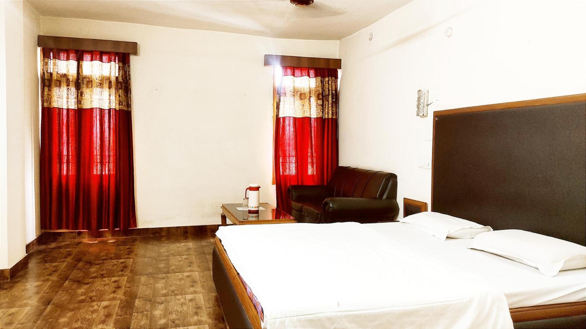 Hotel International -- Bus Stand Jalandhar City Esterno foto